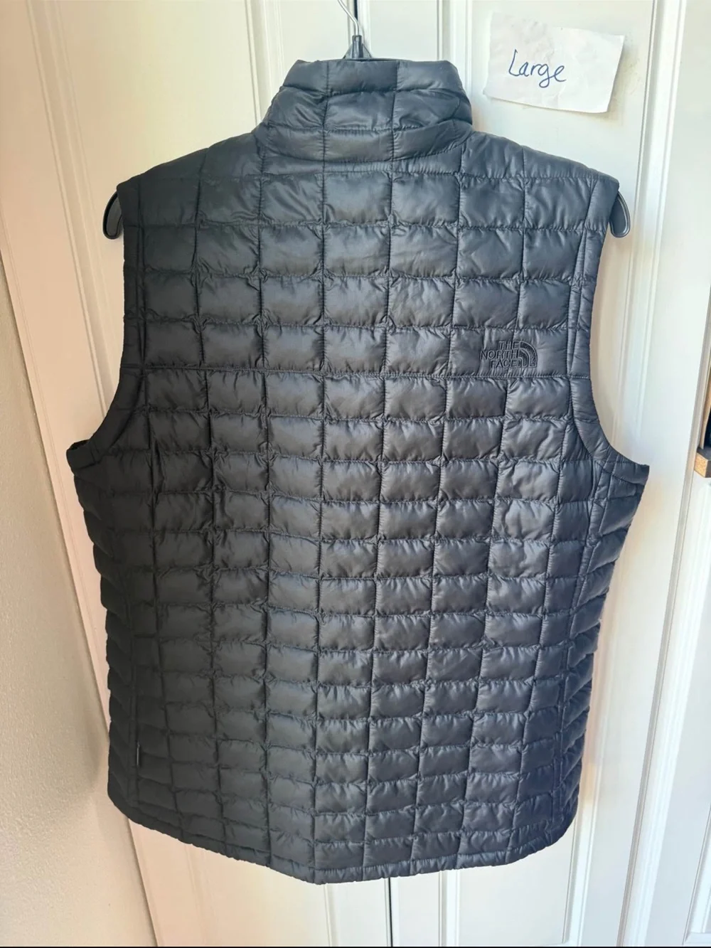 The North Face women’s Quilted Black Insulated Vest, large, (i2)